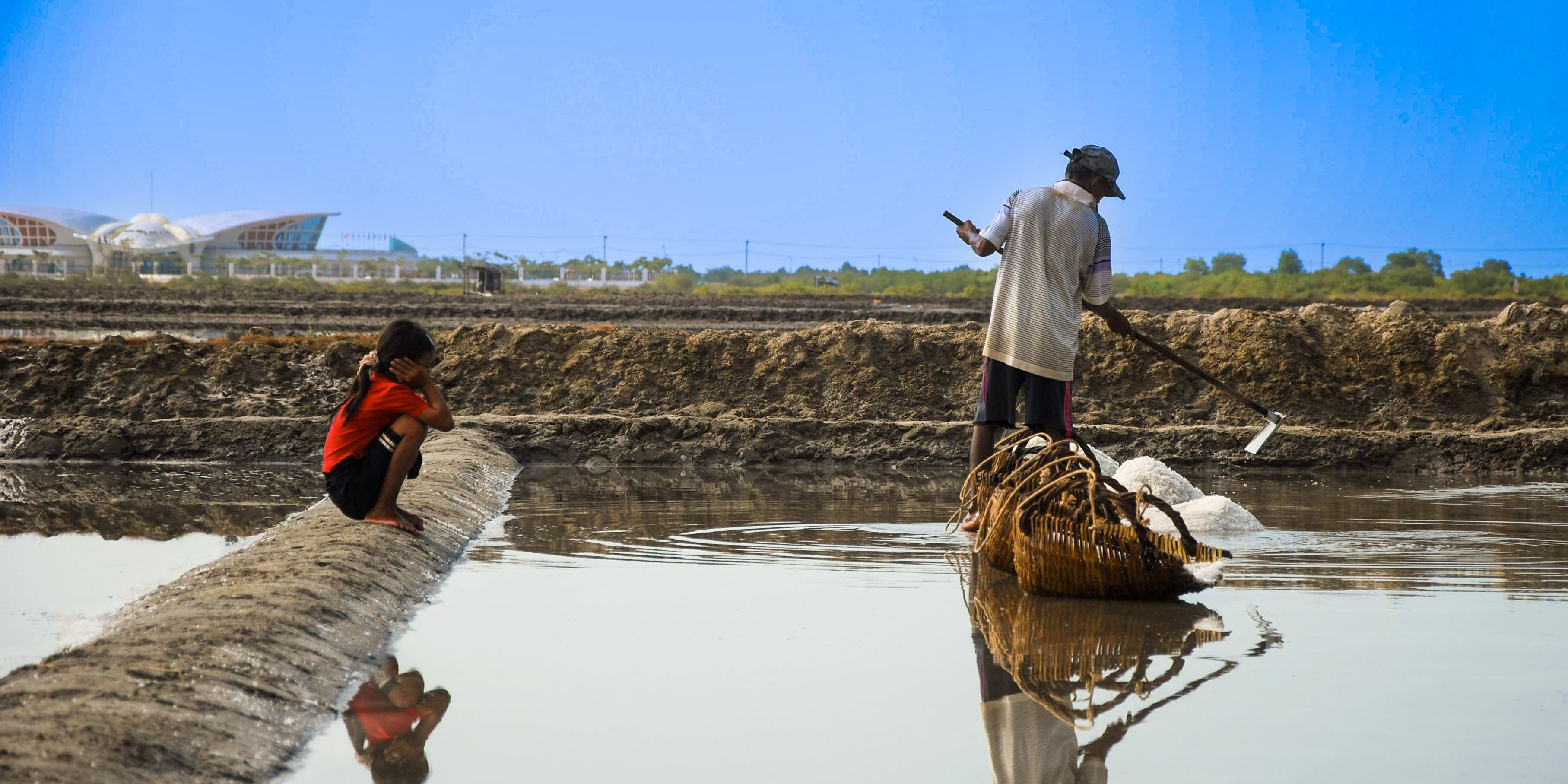 Community life near the salt fields